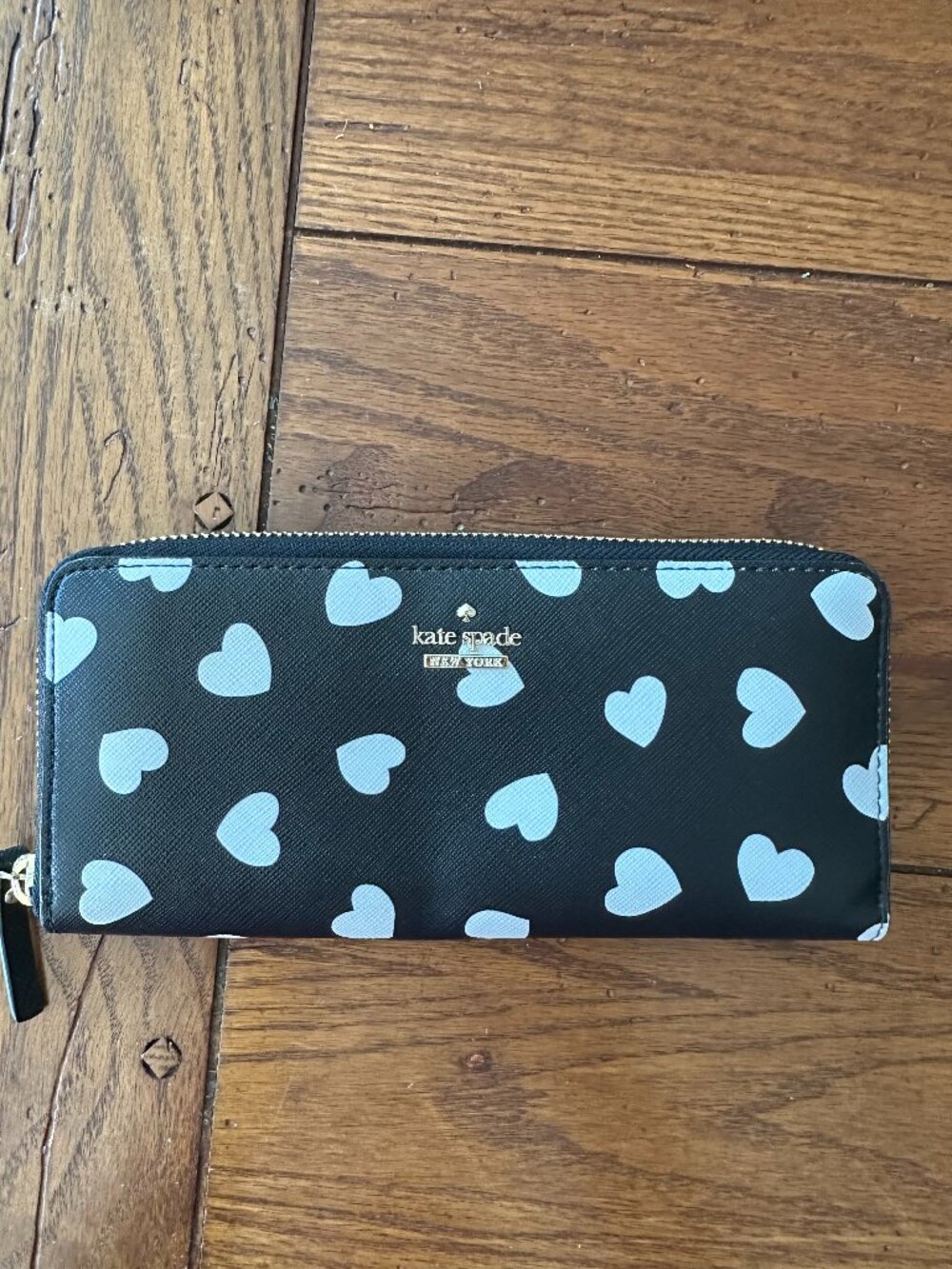 new without tags Kate Spade Cameron Street Hearts Lindsey Wallet